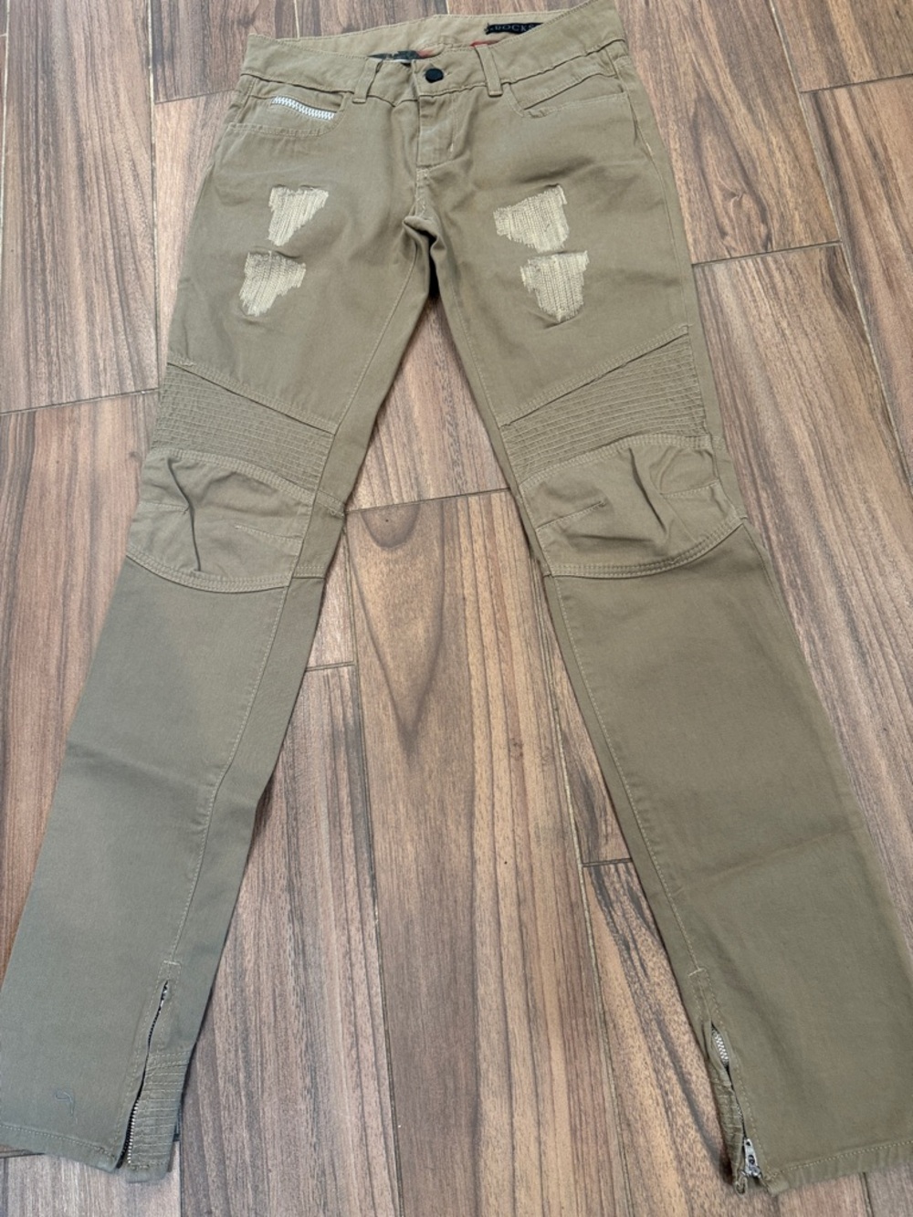 ROCKSTAR Sushi. Kaki-Green Distressed Skinny Pants.Waist 15”.Rise 8”. Inseam 31”